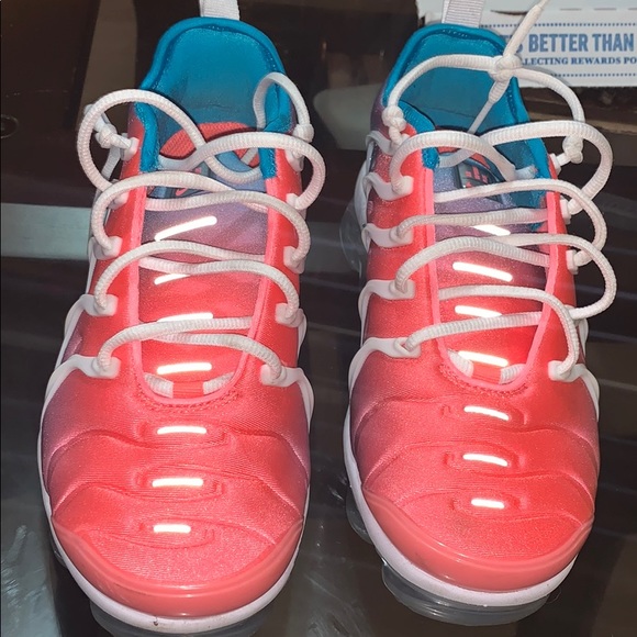 Air Vapormax Plus - Picture 3 of 3